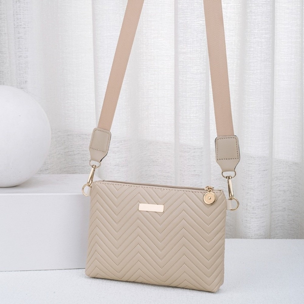 Chain Crossbody Quilted - Минималистичная стеганая сумка-кроссбоди на цепочке из