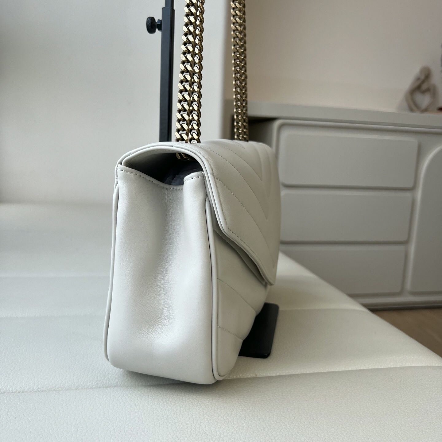 Chain Crossbody Quilted - Женская кремово-белая стеганая сумка-клатч из мягкой