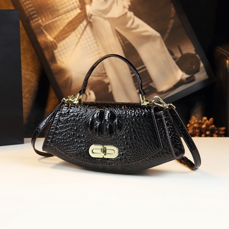Женская сумка-седло 2026, высо – обзор и цена Luxury Bags Goyard